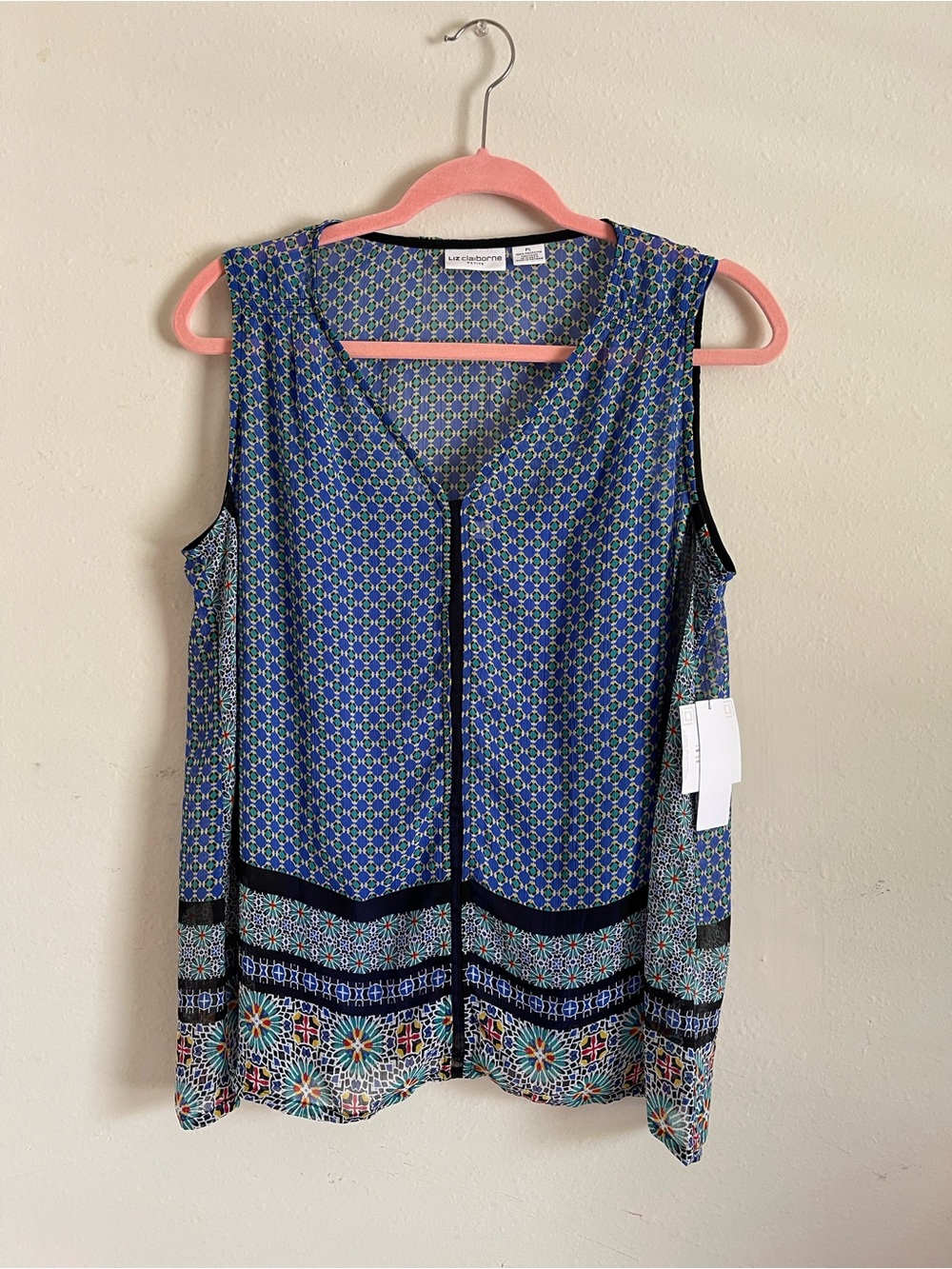 Liz Claiborne Blue Geometric Sleeveless V-Neck Tank